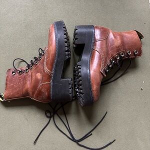 Dr. Martens Leona boot in tan ferrier